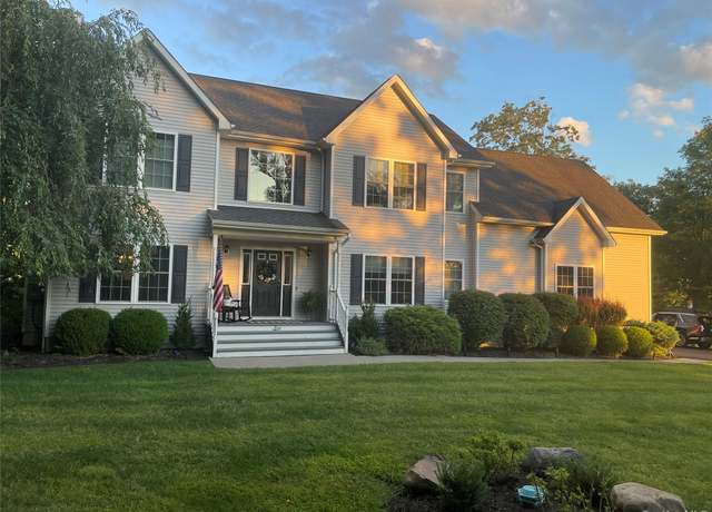 Property at 6 Royal Vista Dr, Goshen, NY 10924, 4 beds, 2.5 baths