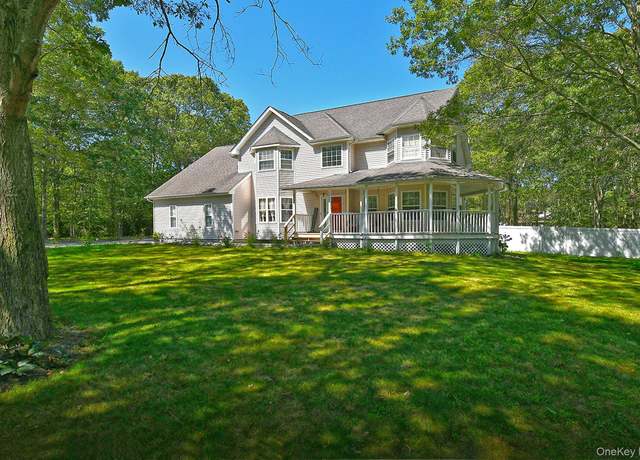 Property at 187 Robinson Ave, Medford, NY 11763, 4 beds, 2.5 baths