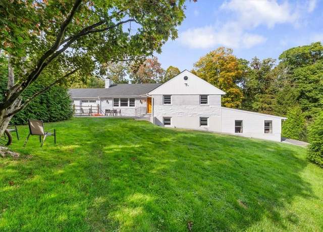 Property at 19 Halsey Pl, Valhalla, NY 10595, 4 beds, 4 baths