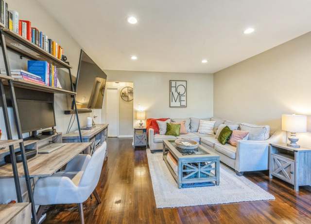 Property at 47 Edwards St Unit 1C, Roslyn Heights, NY 11577, 1 bed, 1 bath