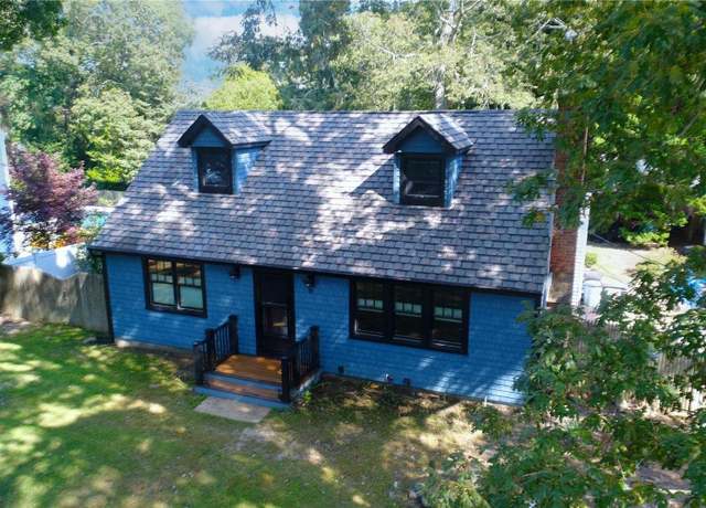 Property at 16 Heather Dr, Remsenburg, NY 11960, 4 beds, 2 baths