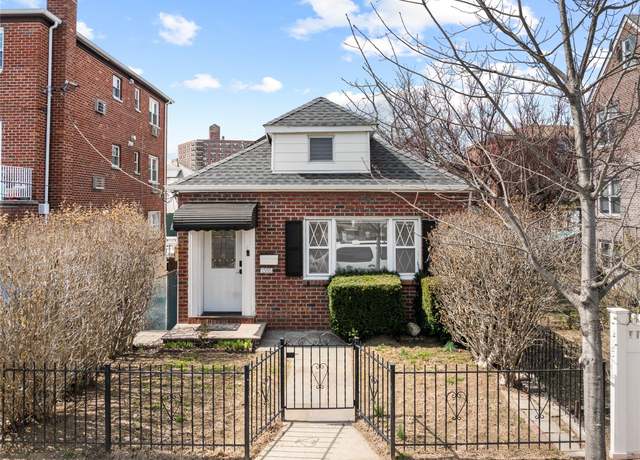 Property at 1555 Robertson Pl, Bronx, NY 10465, 4 beds, 2 baths