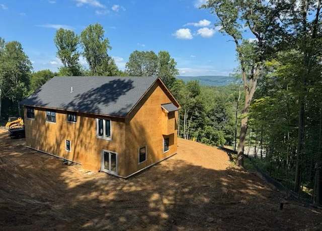 Property at 14 Foxwood Ter E, Patterson, NY 12563, 5 beds, 3 baths