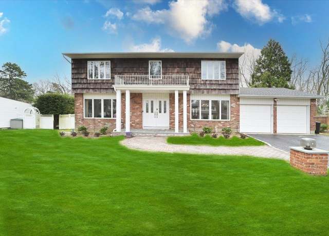 Property at 7 Peppermill Ct, Commack, NY 11725, 4 beds, 2.5 baths