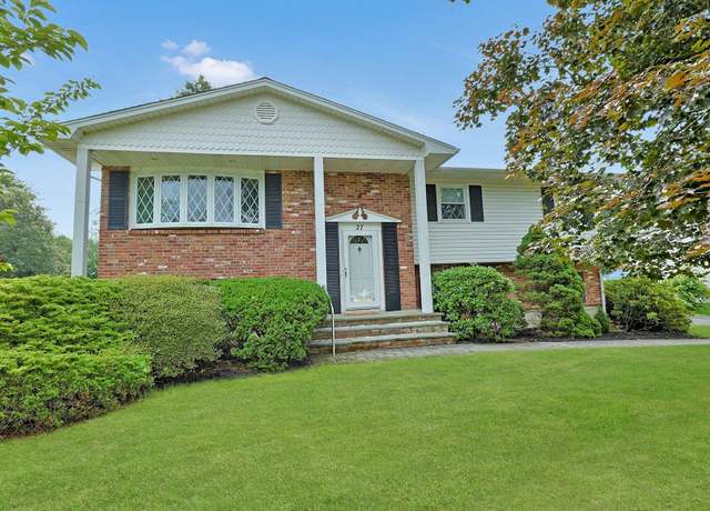 Property at 27 Argow Pl, Nanuet, NY 10954, 5 beds, 3 baths