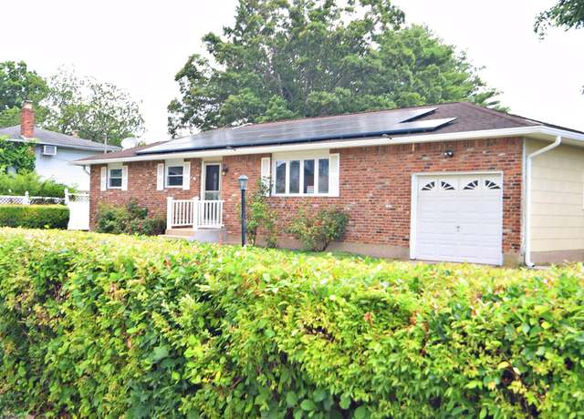 Property at 147 Maida Ave, Deer Park, NY 11729, 3 beds, 2.5 baths