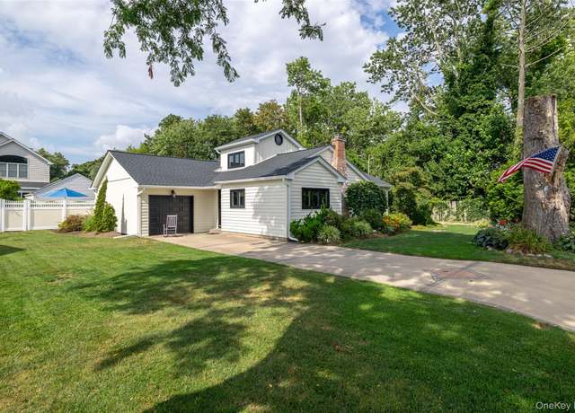 Property at 661 Bay 6th St, West Islip, NY 11795, 4 beds, 2 baths