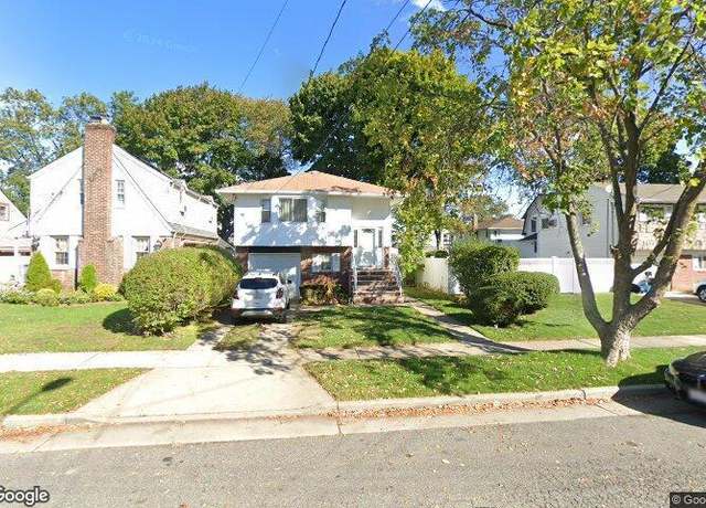 Property at 139 Botsford St, Hempstead, NY 11550, 5 beds, 2 baths