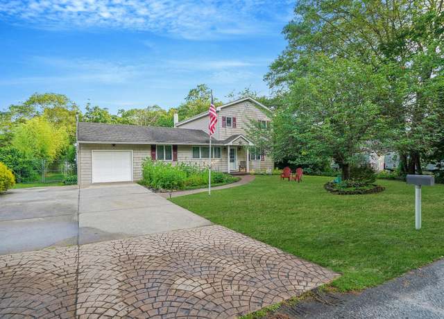 Property at 436 Oceanside St, Islip Terrace, NY 11752, 4 beds, 2 baths