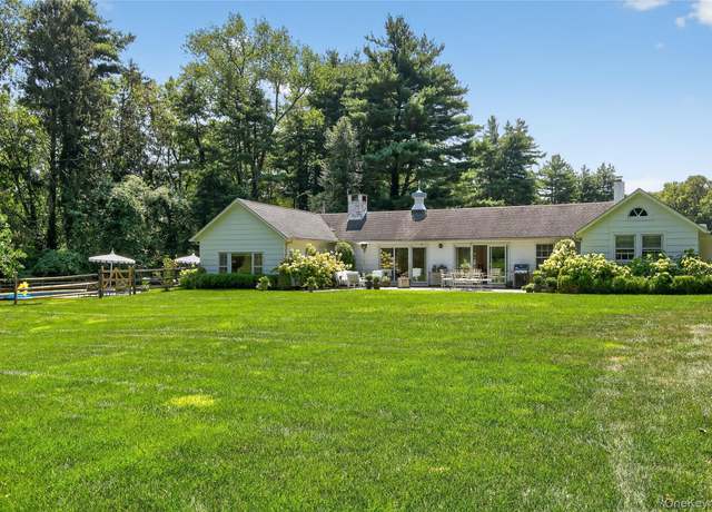 Property at 760 Chicken Valley Rd, Locust Valley, NY 11560, 4 beds, 2 baths