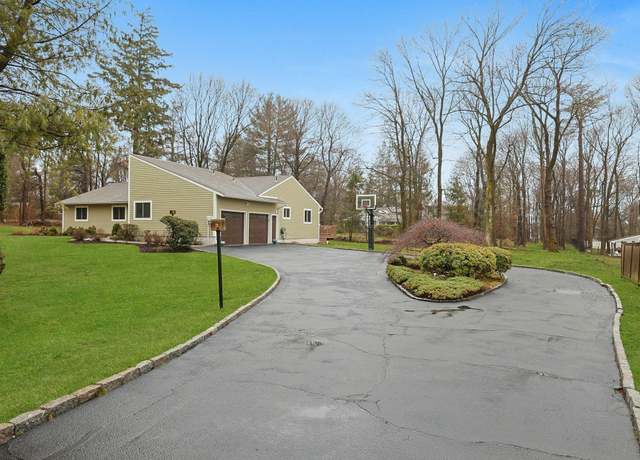 Property at 698 Bear Ridge Rd, Pleasantville, NY 10570, 3 beds, 2 baths