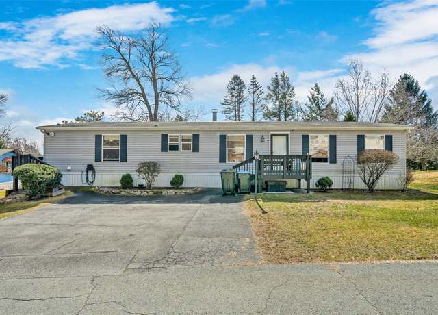Property at 75 Pine Dr, Bloomingburg, NY 12721, 4 beds, 2 baths