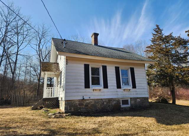 Property at 352 Bull Rd, Rock Tavern, NY 12575, 2 beds, 1 bath