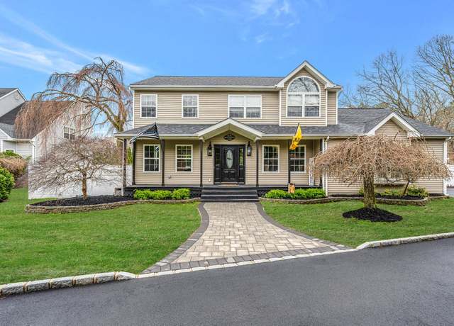Property at 6 Premier Ct, Port Jefferson Station, NY 11776, 4 beds, 2.5 baths