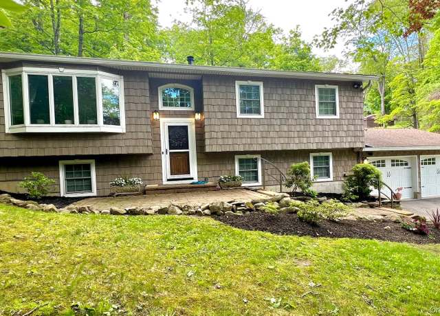Property at 1179 E Mombasha Rd, Monroe, NY 10950, 4 beds, 2 baths