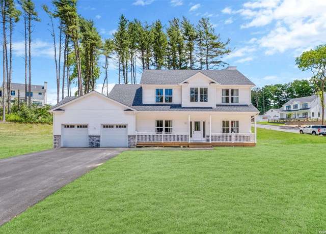 Property at 8 Cardinal Ct, Ridge, NY 11961, 4 beds, 2.5 baths
