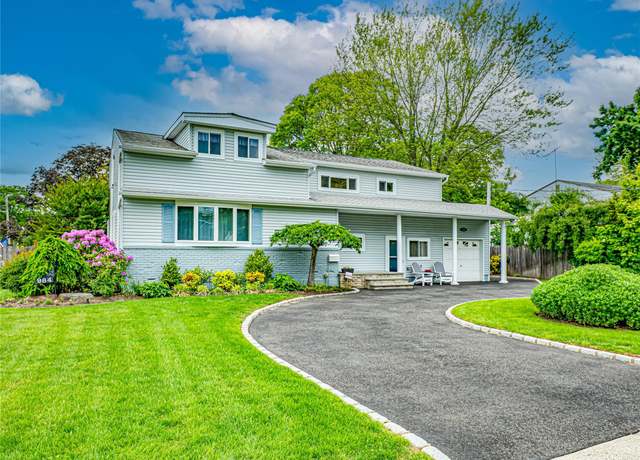 Property at 964 Manor Ln, Bay Shore, NY 11706, 4 beds, 3 baths