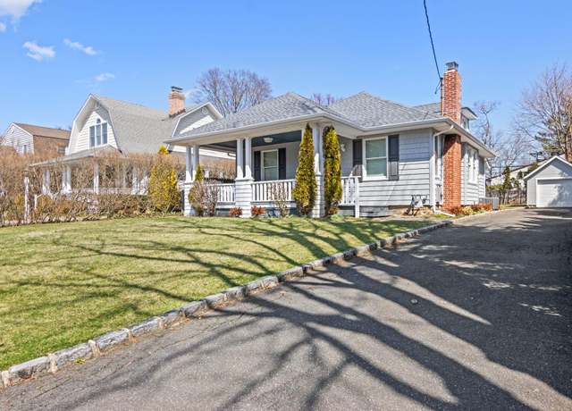 Property at 120 Clinton Ave, Huntington, NY 11743, 2 beds, 1 bath