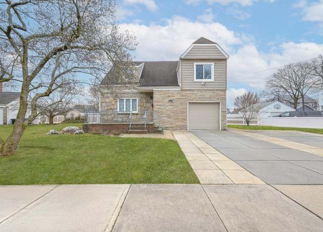 Property at 100 Morris Pkwy, Valley Stream, NY 11580, 6 beds, 3 baths