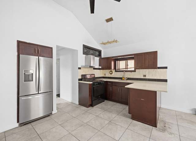 Property at 1523 Bayview Ave, Bronx, NY 10465, 4 beds, 2 baths