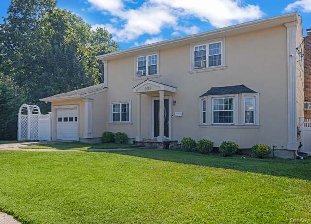 Property at 808 Mervin Ct, Baldwin, NY 11510, 4 beds, 2 baths