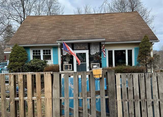 Property at 60 Higgins Trail Trl, Monroe, NY 10950, 2 beds, 1 bath