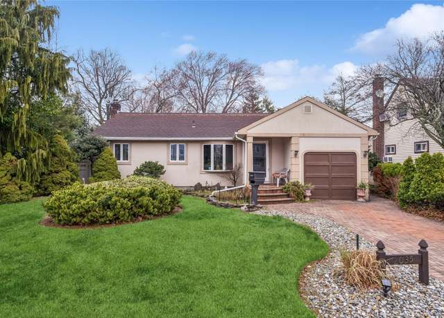 Property at 2035 Seaford Ave, Seaford, NY 11783, 3 beds, 1.5 baths