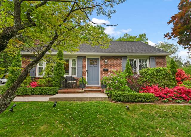 Property at 11 Fairview Ave, Nanuet, NY 10954, 2 beds, 1 bath