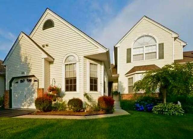 Property at 1405 Constance Ln, Port Jefferson Station, NY 11776, 2 beds, 2.5 baths