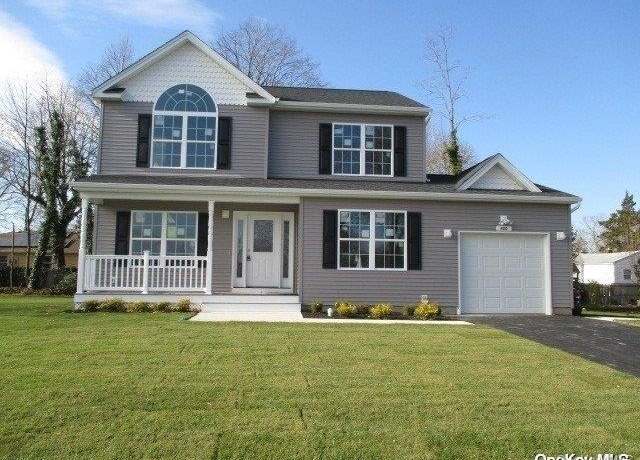 Property at 522 Scherger Ave, East Patchogue, NY 11772, 4 beds, 2.5 baths