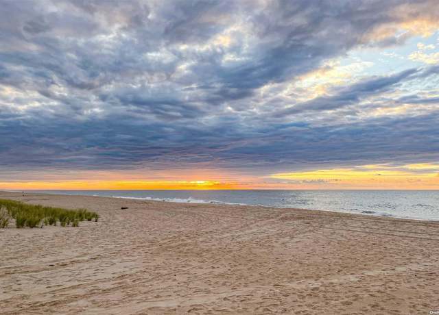 Property at 2004 Montauk Hwy #1817, Amagansett, NY 11930, 1 bed, 1 bath
