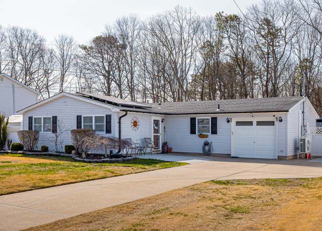 Property at 34 Appel Dr E, Shirley, NY 11967, 4 beds, 2 baths