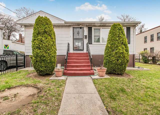 Property at 351 S 6th Ave, Mount Vernon, NY 10550, 3 beds, 1.5 baths