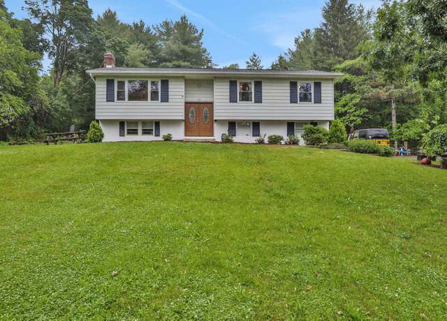 Property at 373 Carter Ave, Balmville, NY 12550, 3 beds, 2.5 baths