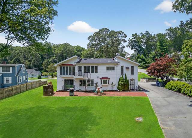 Property at 49 Oakridge Rd, North Salem, NY 10560, 4 beds, 3.5 baths