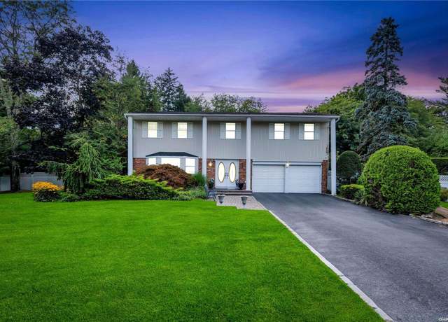 Property at 1 Aron Dr, Woodbury, NY 11797, 5 beds, 2.5 baths