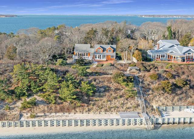 Property at 9975 Nassau Point Rd, Cutchogue, NY 11935, 4 beds, 2 baths