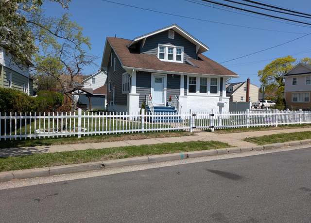 Property at 87 Hillside Ave, Freeport, NY 11520, 5 beds, 3 baths