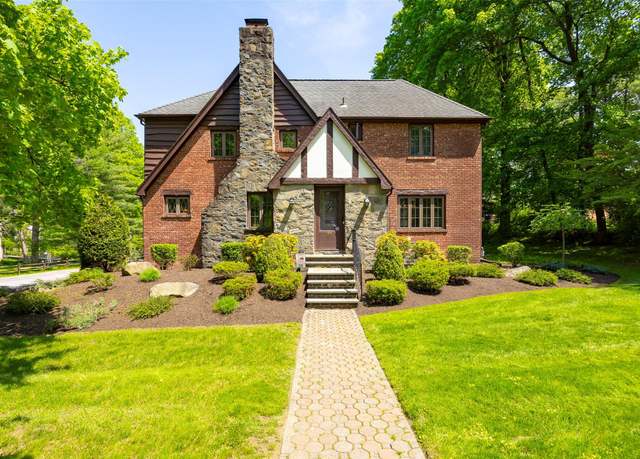 Property at 38 Loockerman Ave, Poughkeepsie, NY 12601, 3 beds, 2.5 baths