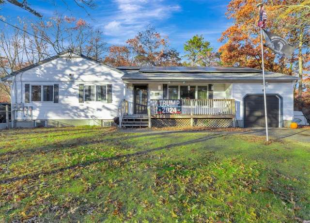 Property at 25 Sweetbriar Dr, Mastic, NY 11950, 5 beds, 4 baths