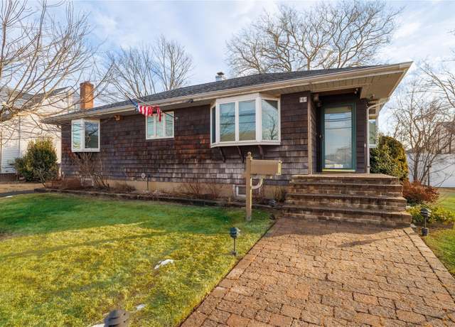 Property at 161 Roosevelt Ave, Freeport, NY 11520, 2 beds, 2 baths