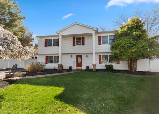 Property at 26 Millbury Ln, South Setauket, NY 11720, 4 beds, 2.5 baths