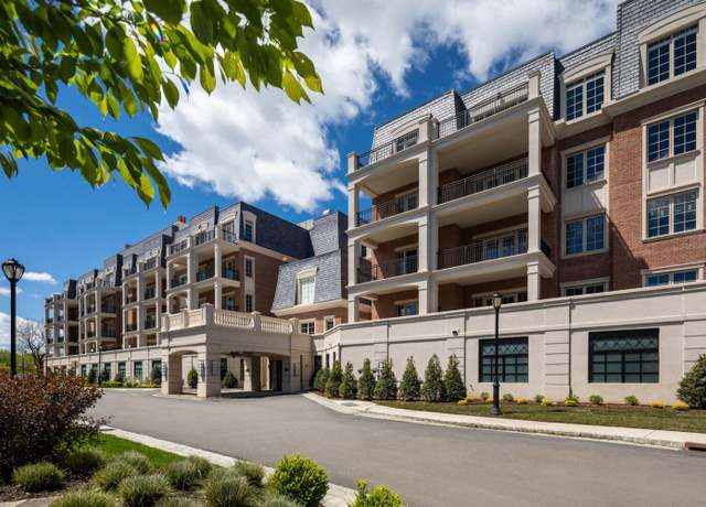 Property at 1000 Royal Ct #1306, North Hills, NY 11040, 2 beds, 2.5 baths