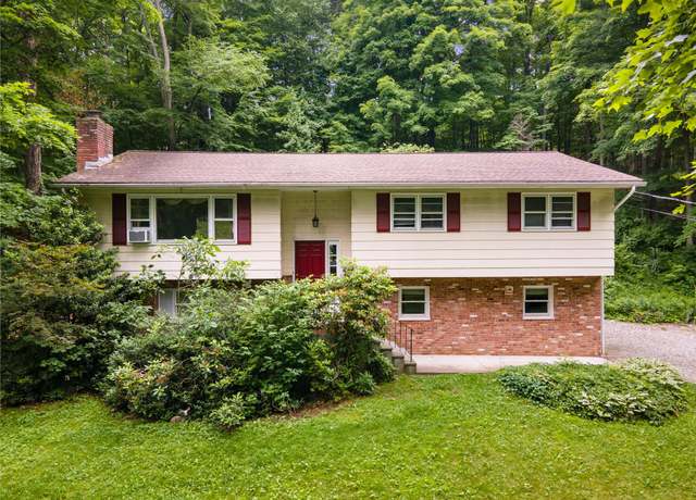 Property at 39 Knollwood Ln, Cold Spring, NY 10516, 3 beds, 2 baths