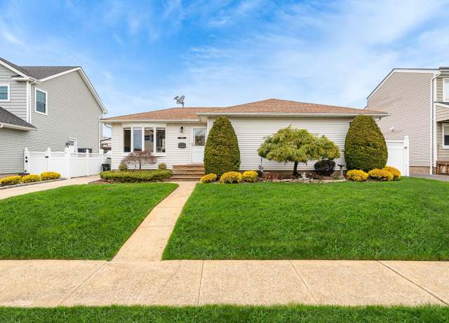 Property at 3609 Woodward Ave, Seaford, NY 11783, 3 beds, 2 baths