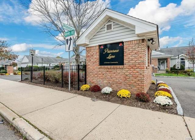 Property at 61 Primrose Ln #61, North Babylon, NY 11703, 2 beds, 2 baths
