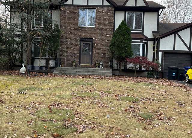 Property at 2 Bolger Ln, Airmont, NY 10952, 5 beds, 3 baths