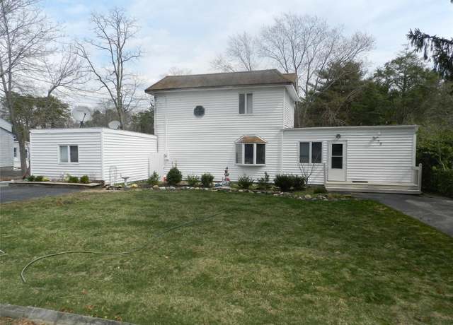 Property at 79 Pennsylvania Ave, Medford, NY 11763, 4 beds, 2 baths