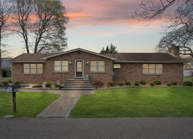 Property at 407 Albert St, Holbrook, NY 11741, 3 beds, 2.5 baths
