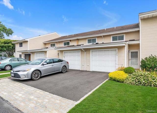 Property at 2355 Pershing Blvd #303, Baldwin, NY 11510, 2 beds, 1.5 baths